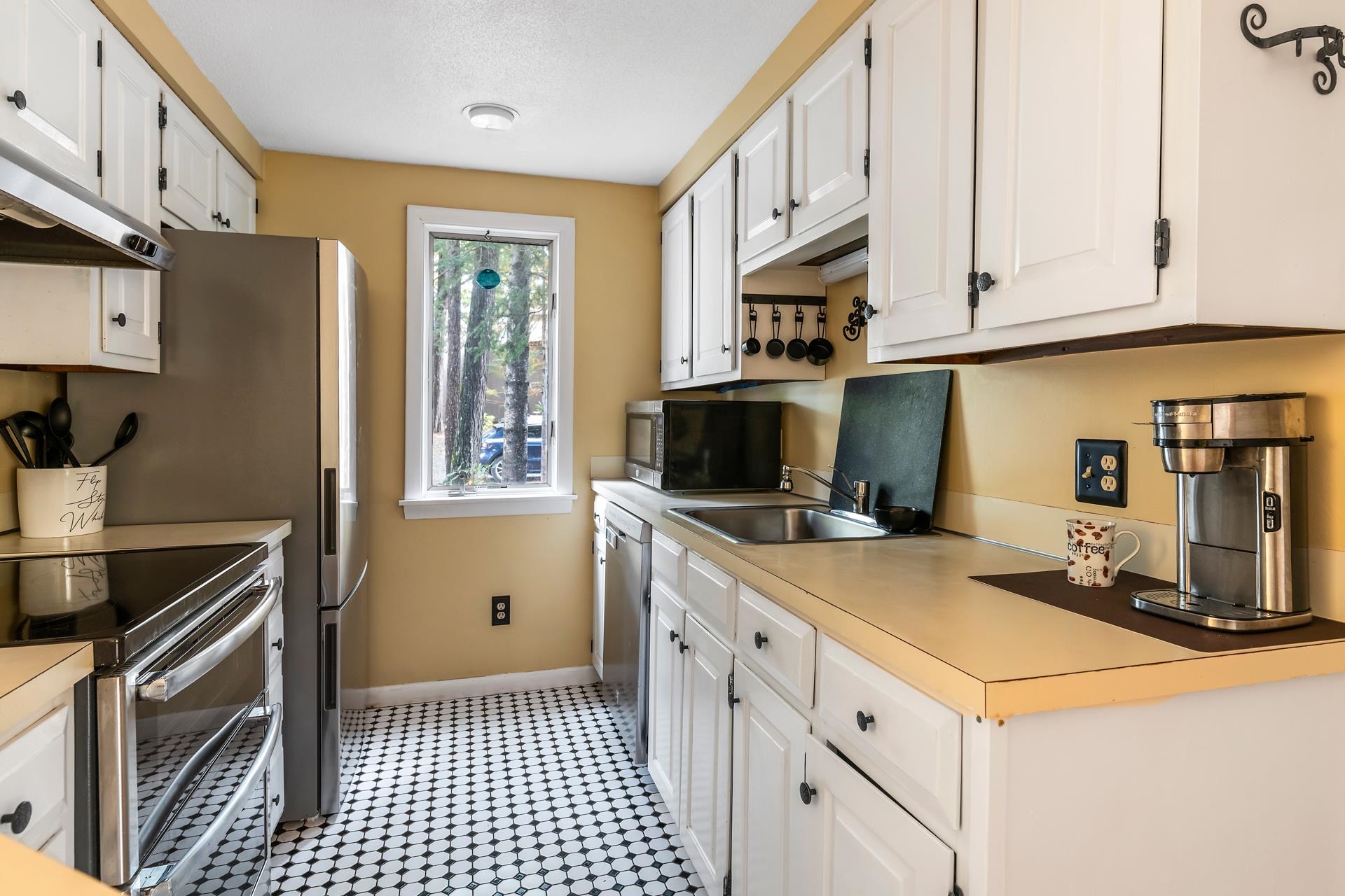 3 Waterview Drive Grantham, NH 03753 - Photo 12 of 39