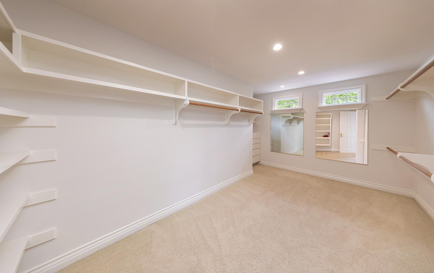 2220 Santiago Road Santa Barbara, CA 93103 - Photo 15 of 32 Primary Closet