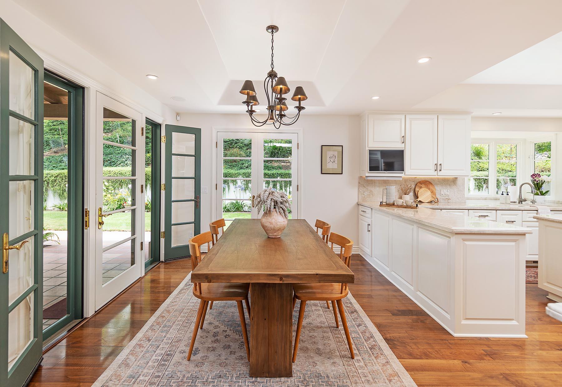 2220 Santiago Road Santa Barbara, CA 93103 - Photo 9 of 32 Breakfast Area