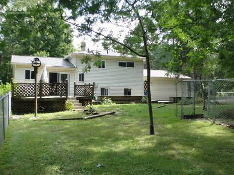10347 Carmer Road Fenton, MI 48430 - Photo 2 of 14 20369558-1.JPG