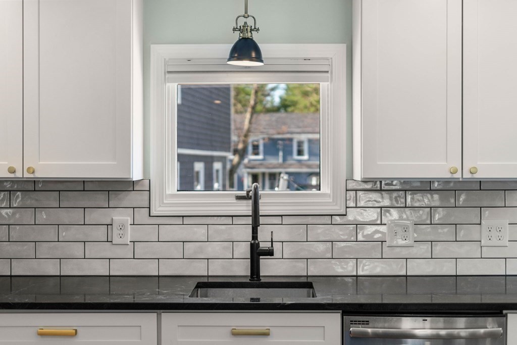 56 Harding Road Walpole, MA 02081 - Photo 12 of 24 Gallery Image 12