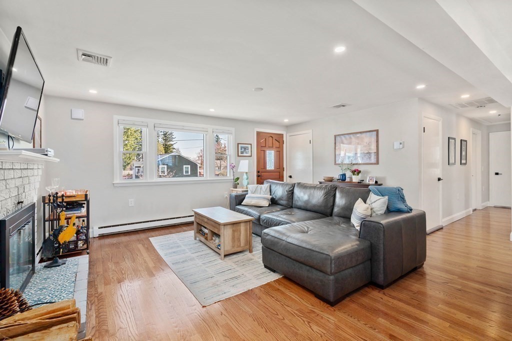 56 Harding Road Walpole, MA 02081 - Photo 4 of 24 Gallery Image 4