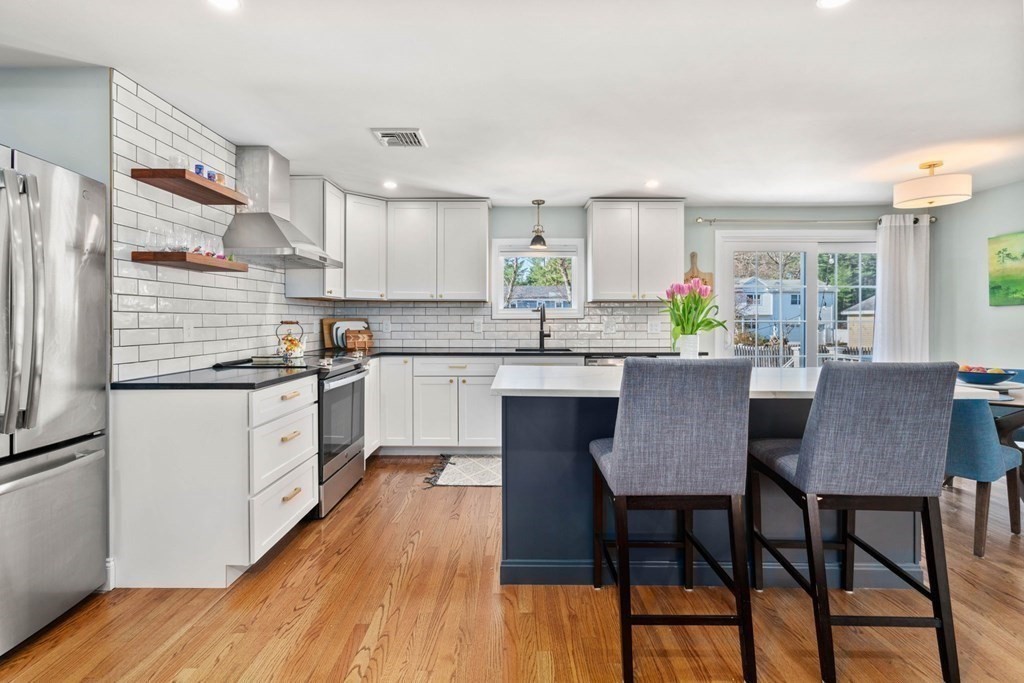 56 Harding Road Walpole, MA 02081 - Photo 8 of 24 Gallery Image 8