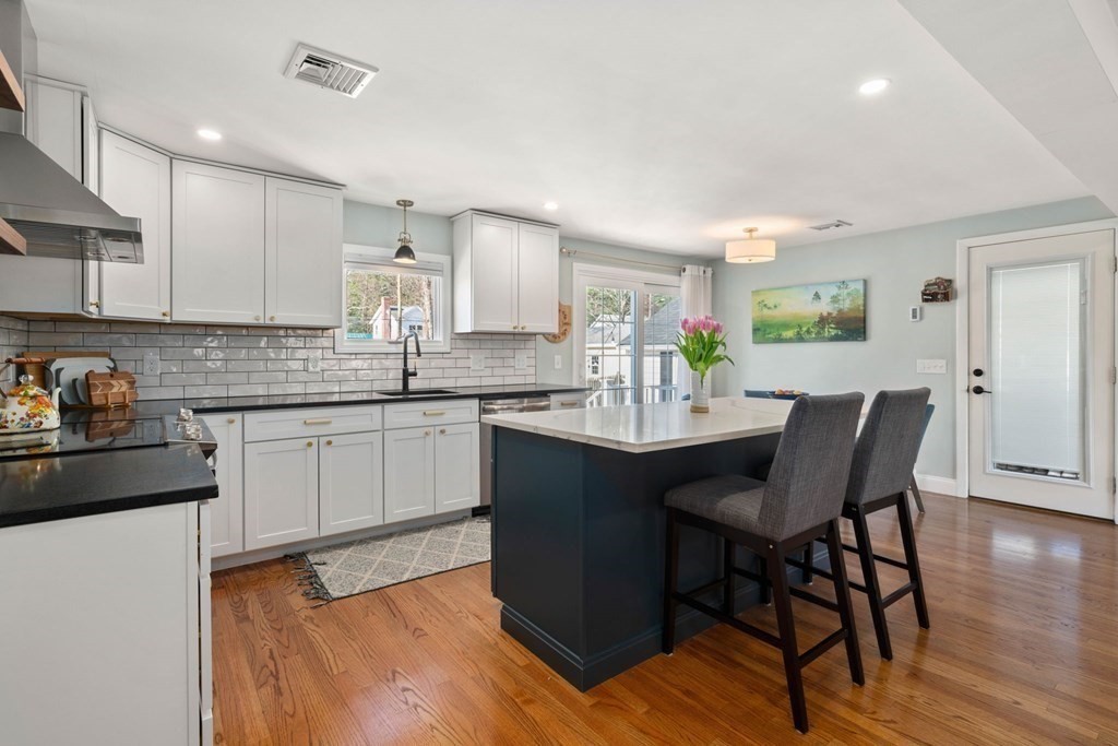 56 Harding Road Walpole, MA 02081 - Photo 9 of 24 Gallery Image 9