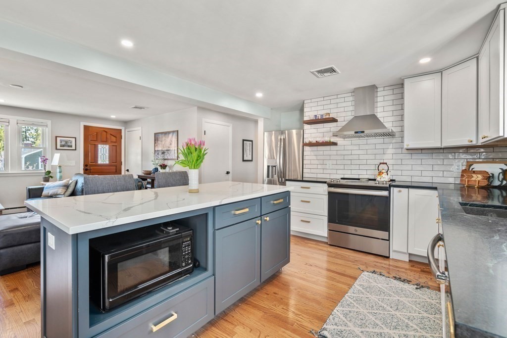 56 Harding Road Walpole, MA 02081 - Photo 10 of 24 Gallery Image 10