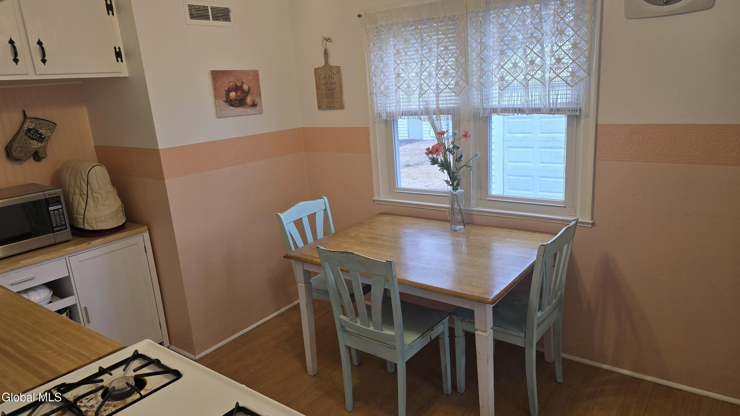 35 Eastholm Road Schenectady, NY 12304 - Photo 9 of 19 1000022706