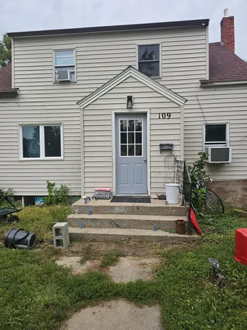 $61,900 | 109 East 9th Street, Morris, MN 56267