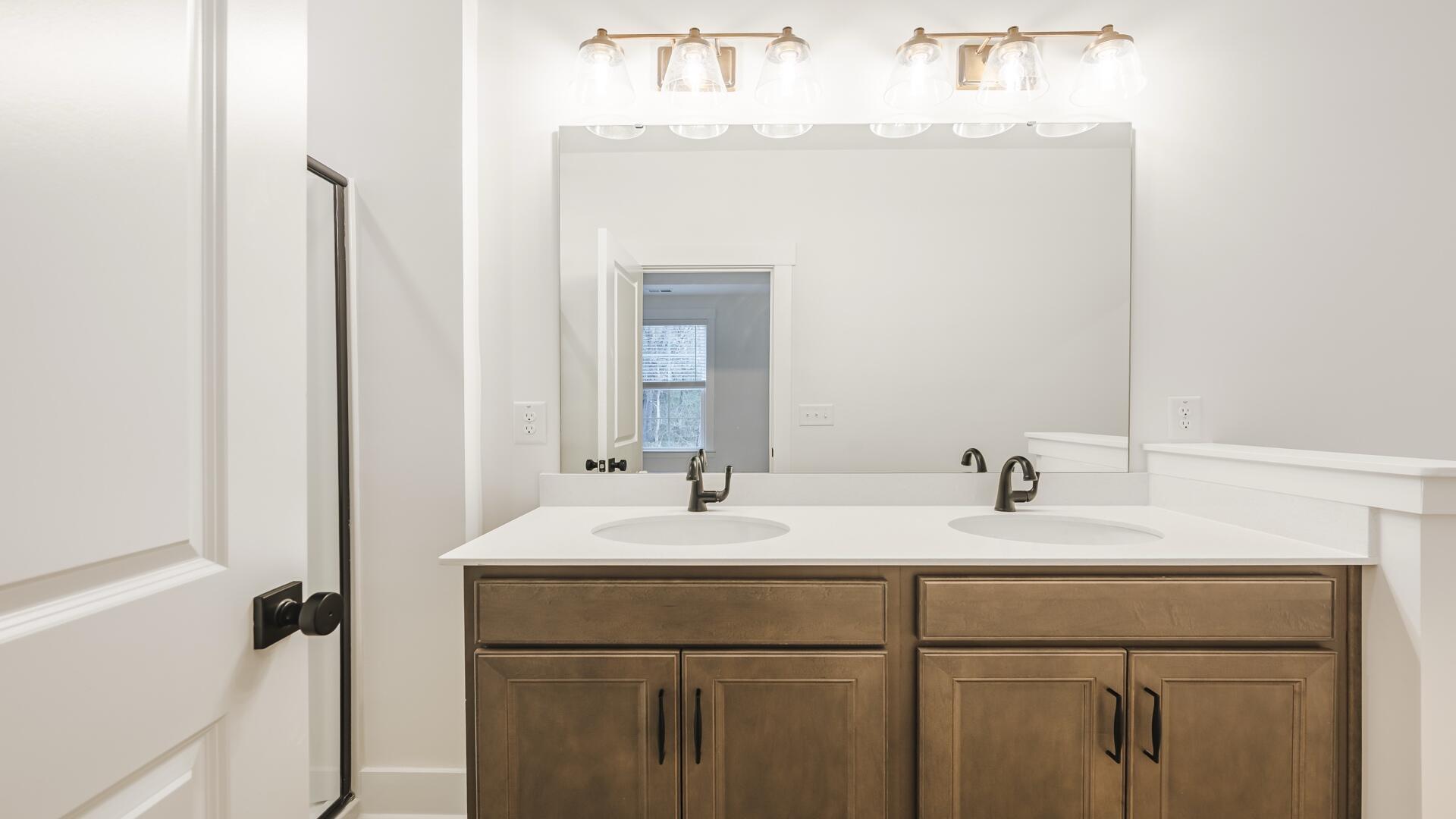 416 Cadbury Loop Summerville, SC 29486 - Photo 21 of 24 Primary Bath