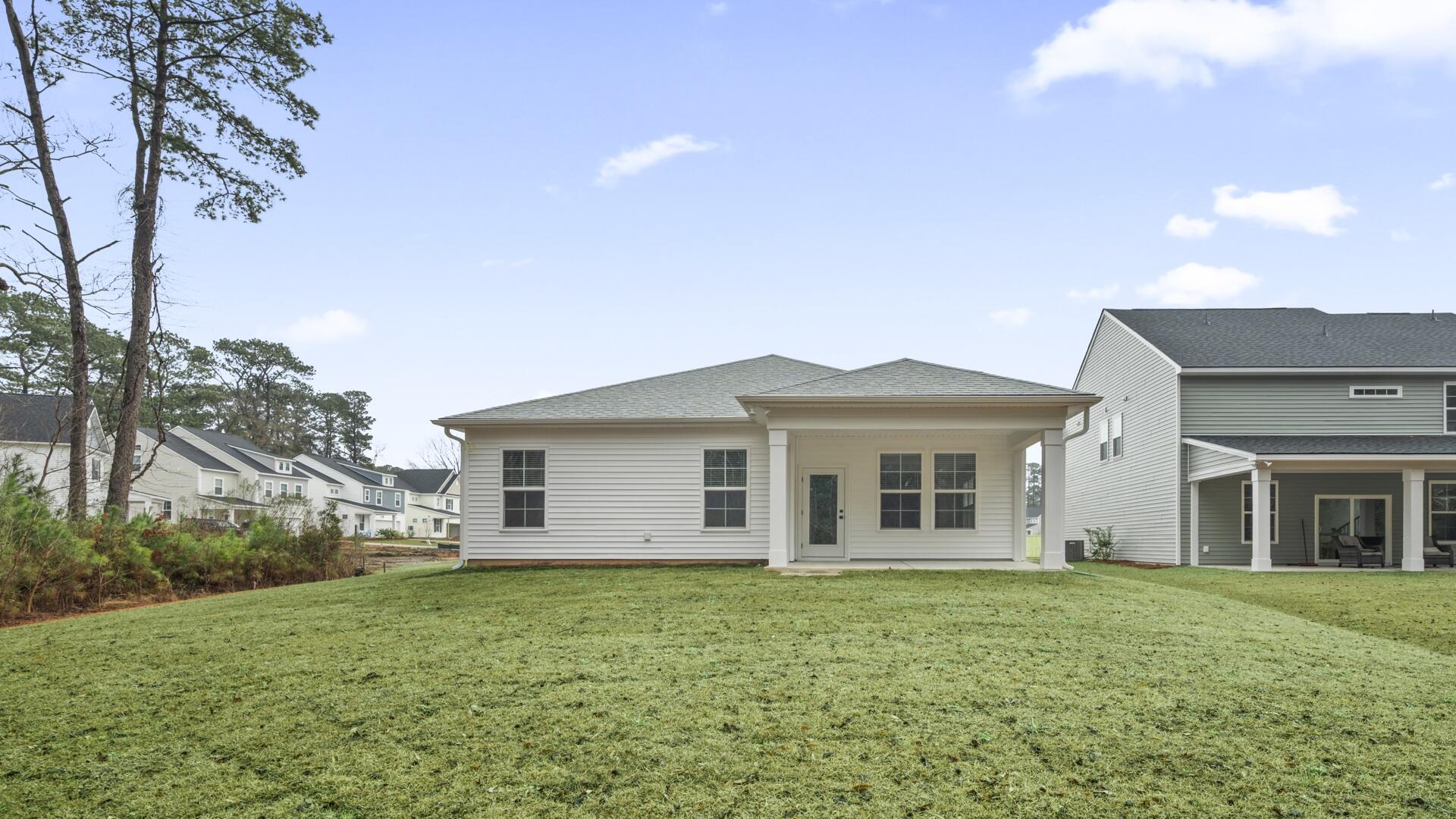 416 Cadbury Loop Summerville, SC 29486 - Photo 3 of 24 Exterior Rear