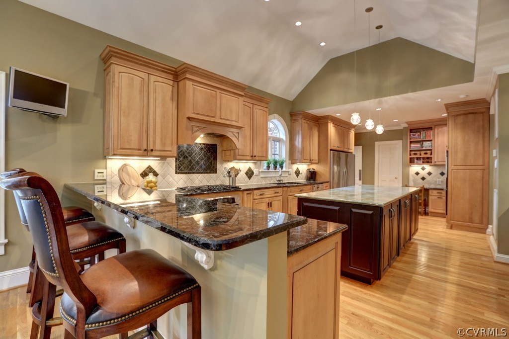 201 Wakefield Road Richmond, VA 23221 - Photo 9 of 24 Kitchen - 12’ X 25’6” hardwoo