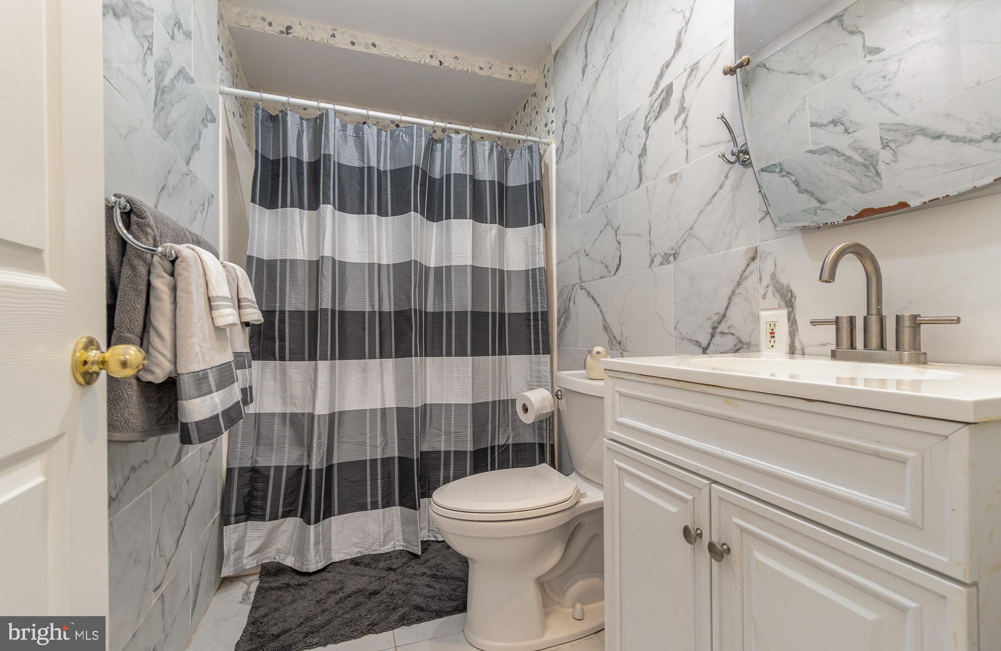 6756 Jonestown Road Harrisburg, PA 17112 - Photo 29 of 38 3rd full bathroom with tub shower