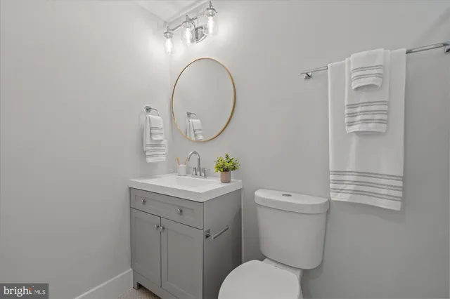 a picture of a picture of a room