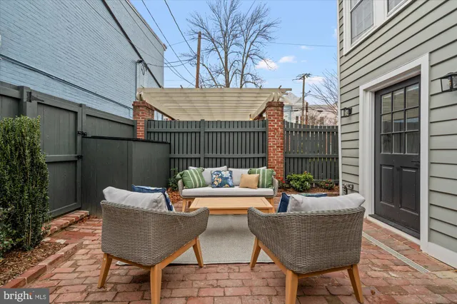 $2,595,900 | 524 Queen Street, Alexandria, VA 22314