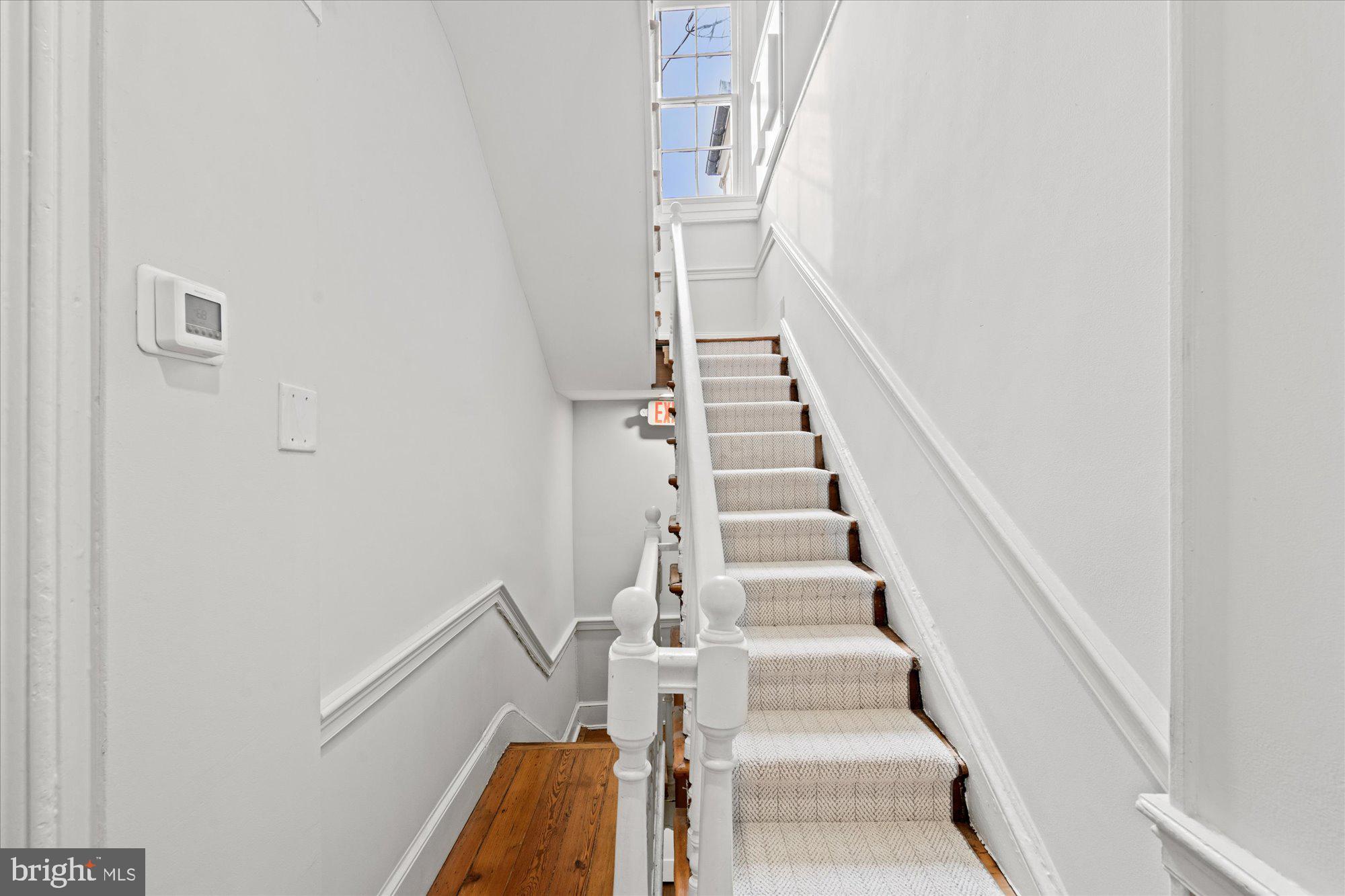 524 Queen Street Alexandria, VA 22314 - Photo 6 of 64 a view of entryway