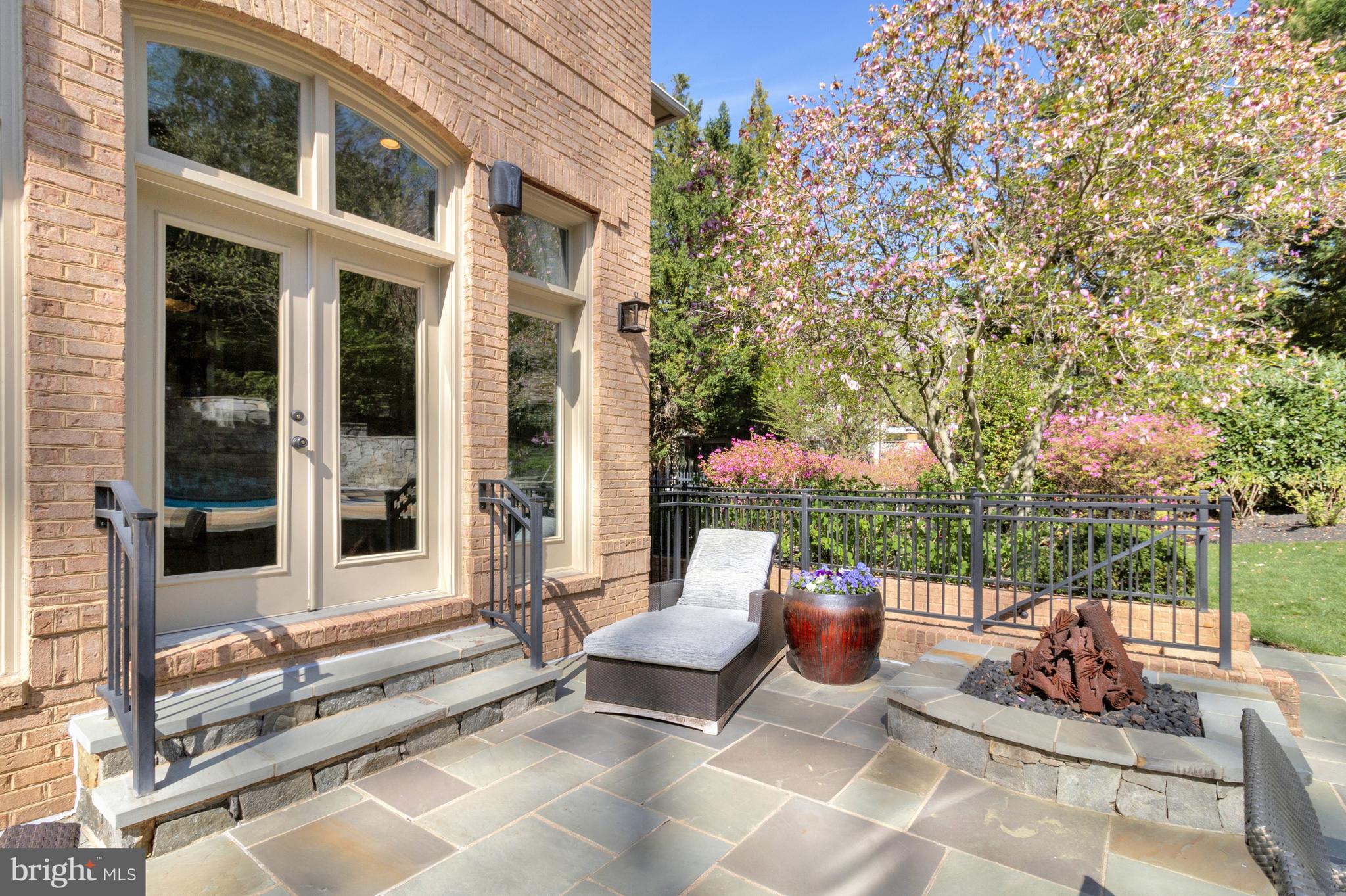 1029 Founders Ridge Lane McLean, VA 22102 - Photo 62 of 71 a view of a patio with table and chairs and potted plants