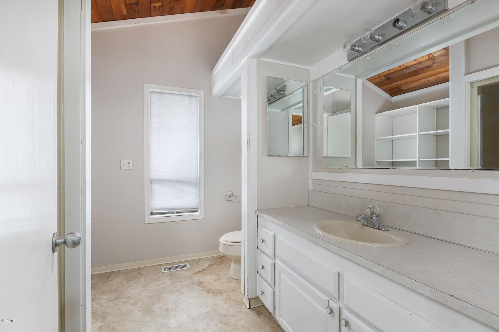 7705 Simmons Road Pacific City, OR 97135 - Photo 14 of 29 Master Bathroom