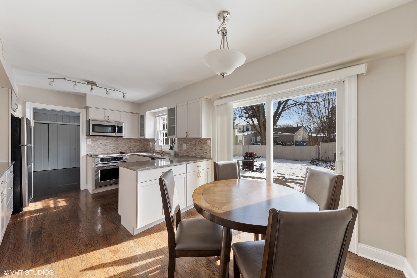109 Stonegate Road Buffalo Grove, IL 60089 - Photo 7 of 20