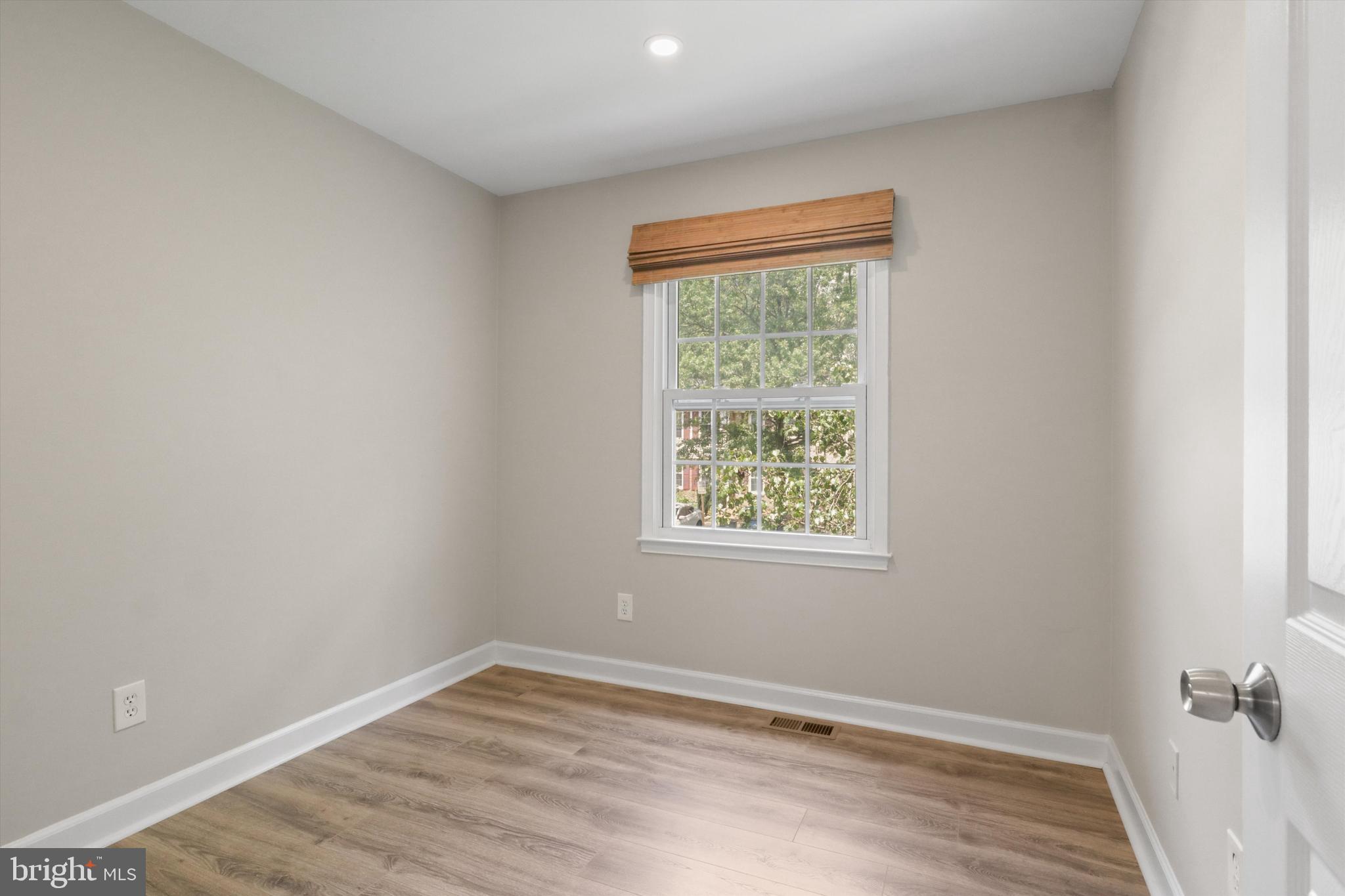 8583 Tyrolean Way Springfield, VA 22153 - Photo 13 of 27