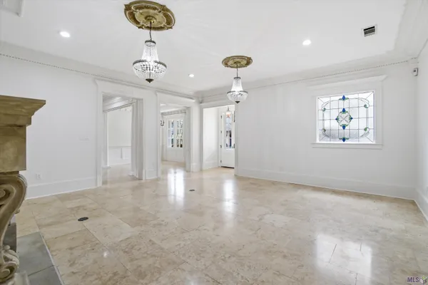 $6,000 | 926 Crown Alley, Baton Rouge, LA 70806