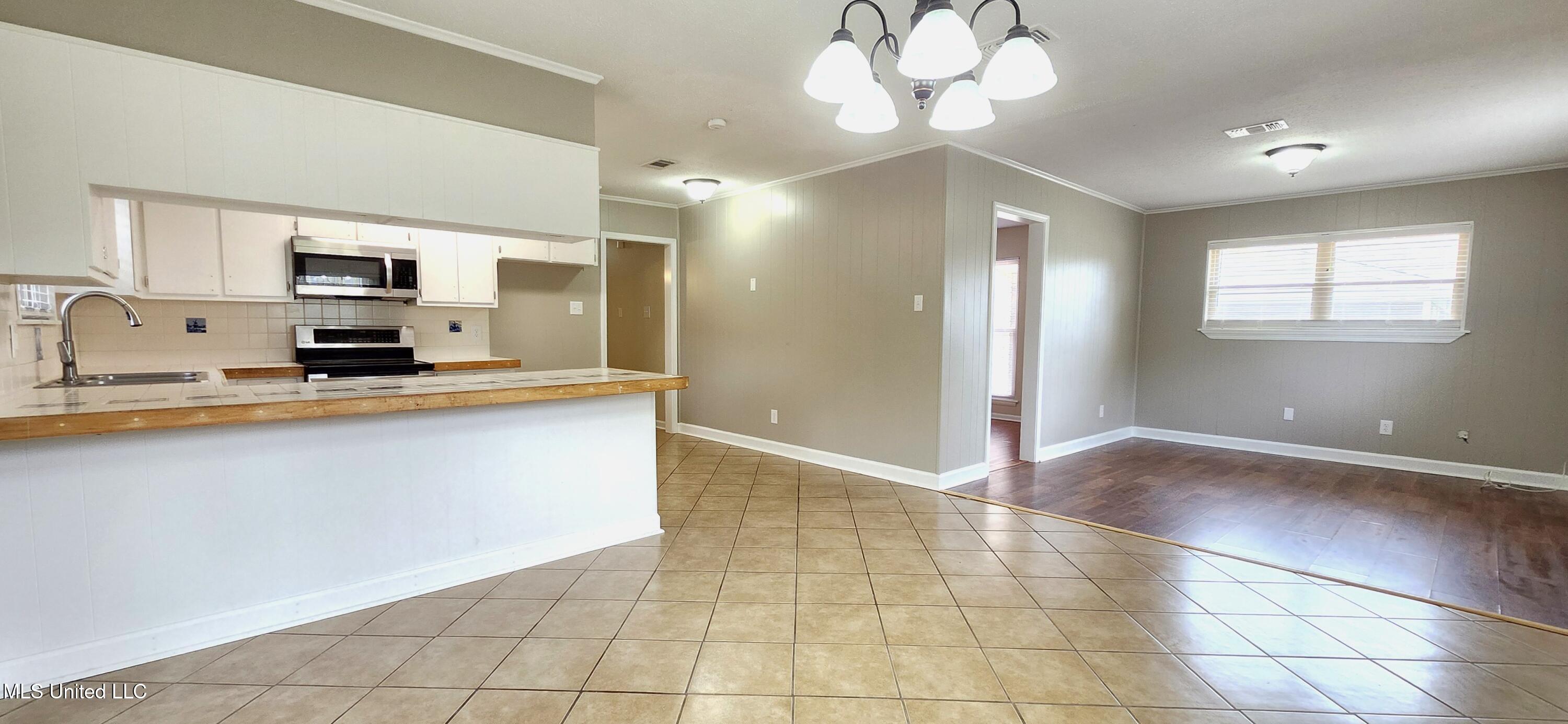 2506 Englewood Road Ocean Springs, MS 39564 - Photo 6 of 19 20250328_124026