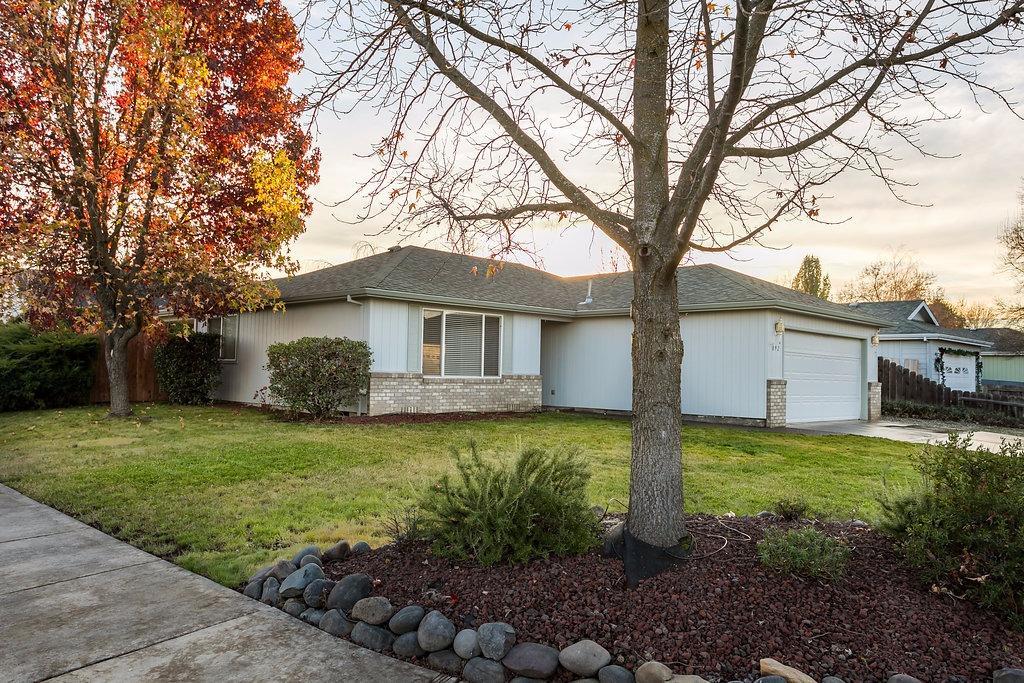 892 Isaac Way Central Point, OR 97502 - Photo 2 of 21 Additional Photo