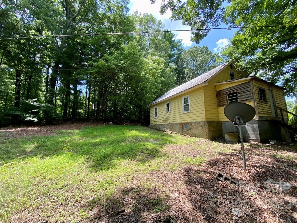 82 Francis Road Hendersonville, NC 28792 - Photo 3 of 4 Gallery Image 3