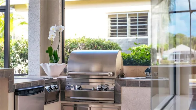 $1,275,000 | 8330 Abingdon Court, University Park, FL 34201