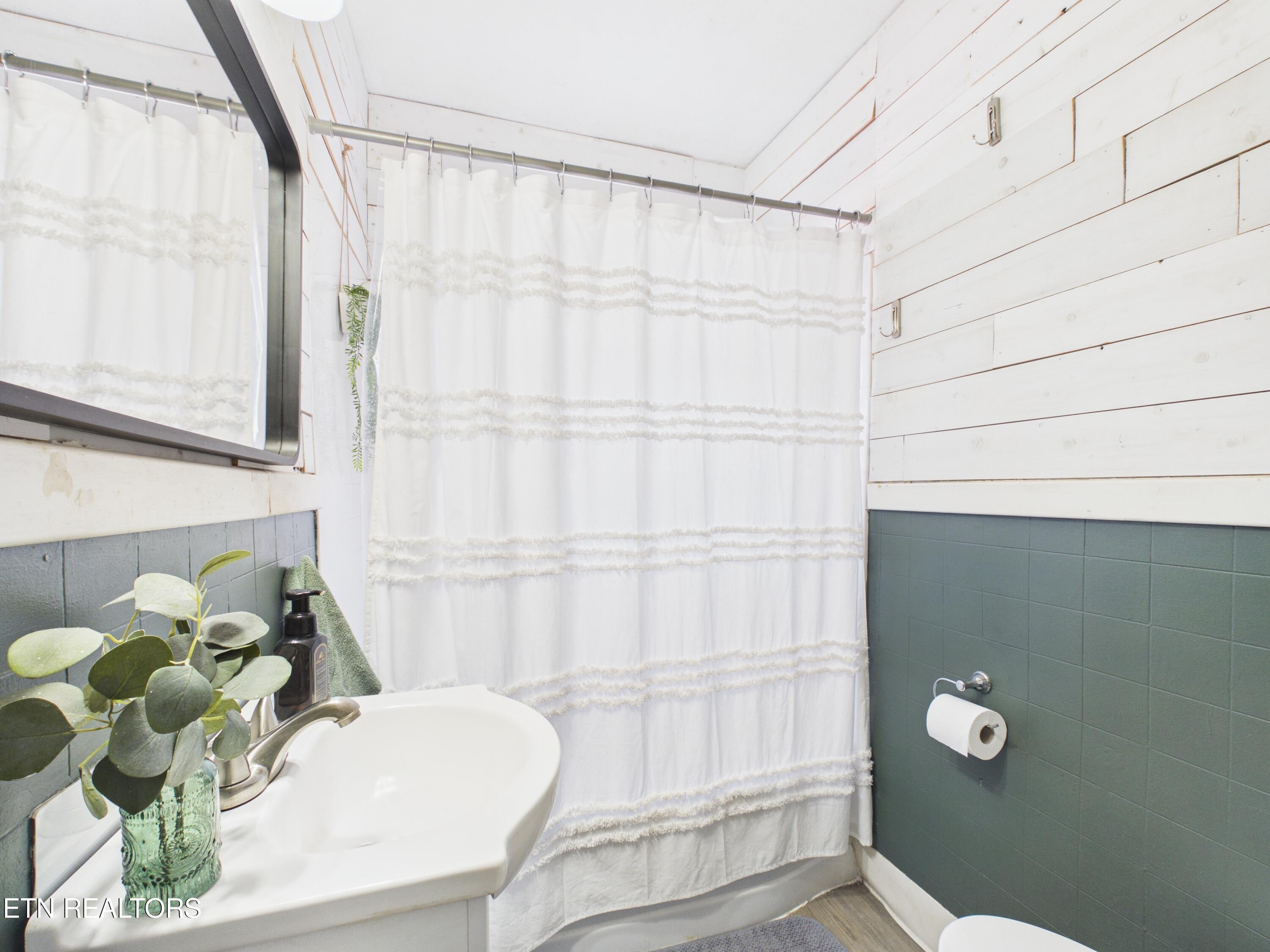 109 Kilgore Street Athens, TN 37303 - Photo 19 of 28 CAM06335G6-PR0009-STILL018