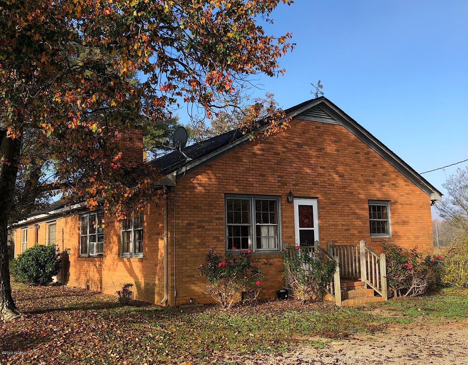 8042 Old Smithfield Road Bailey, NC 27807 - Photo 3 of 24 front and side view