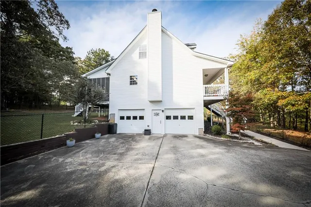 a house view with a outdoor space
