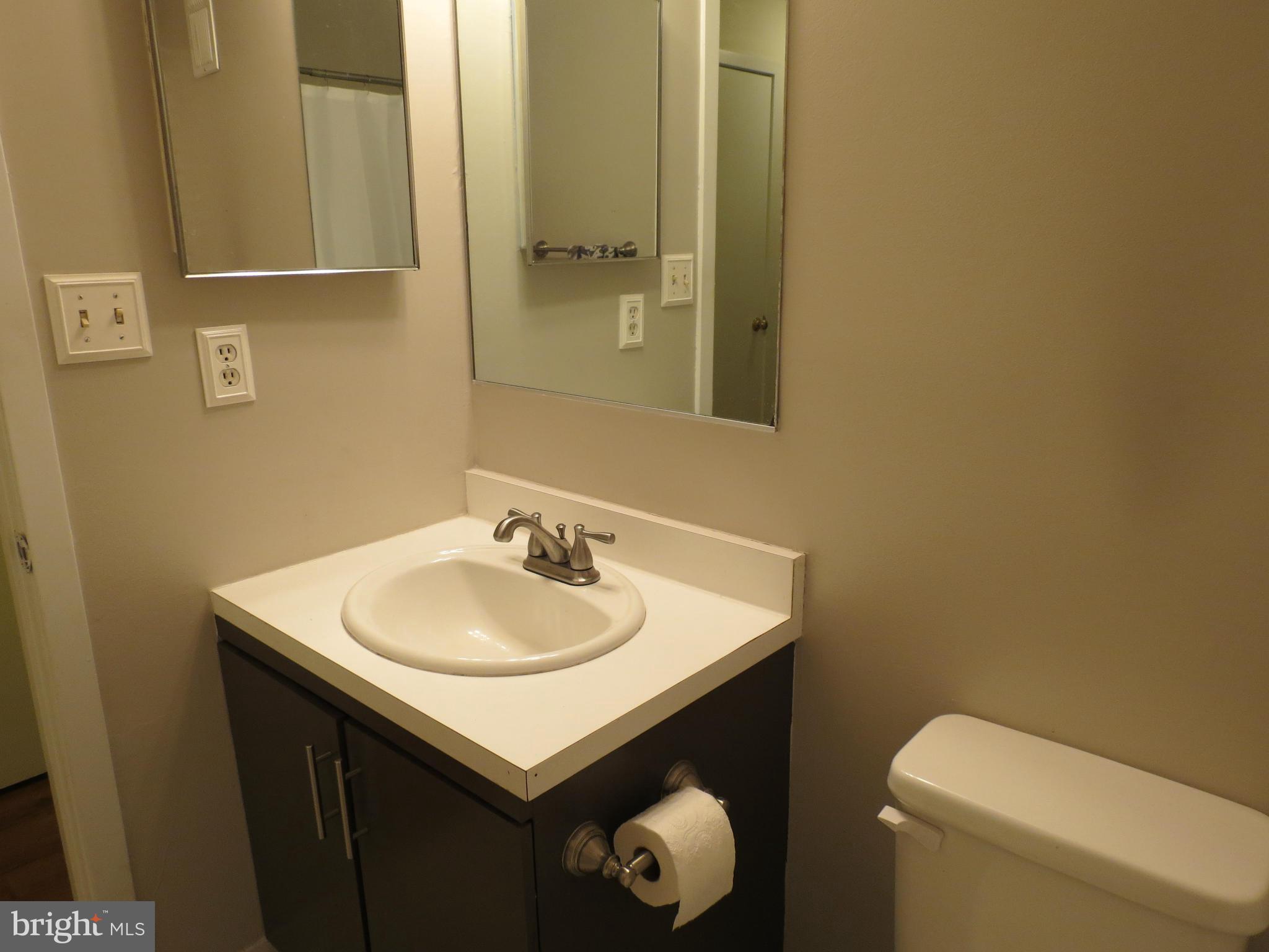 544 South Charles Street, Unit R75 Baltimore, MD 21230 - Photo 17 of 18 Main Bath