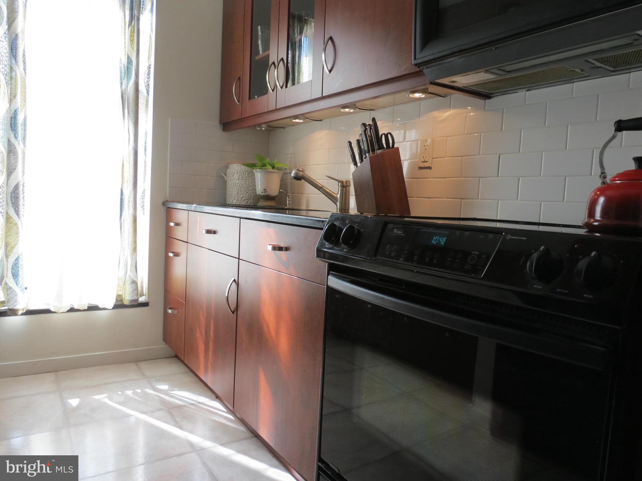 544 South Charles Street, Unit R75 Baltimore, MD 21230 - Photo 5 of 18 Kitchen