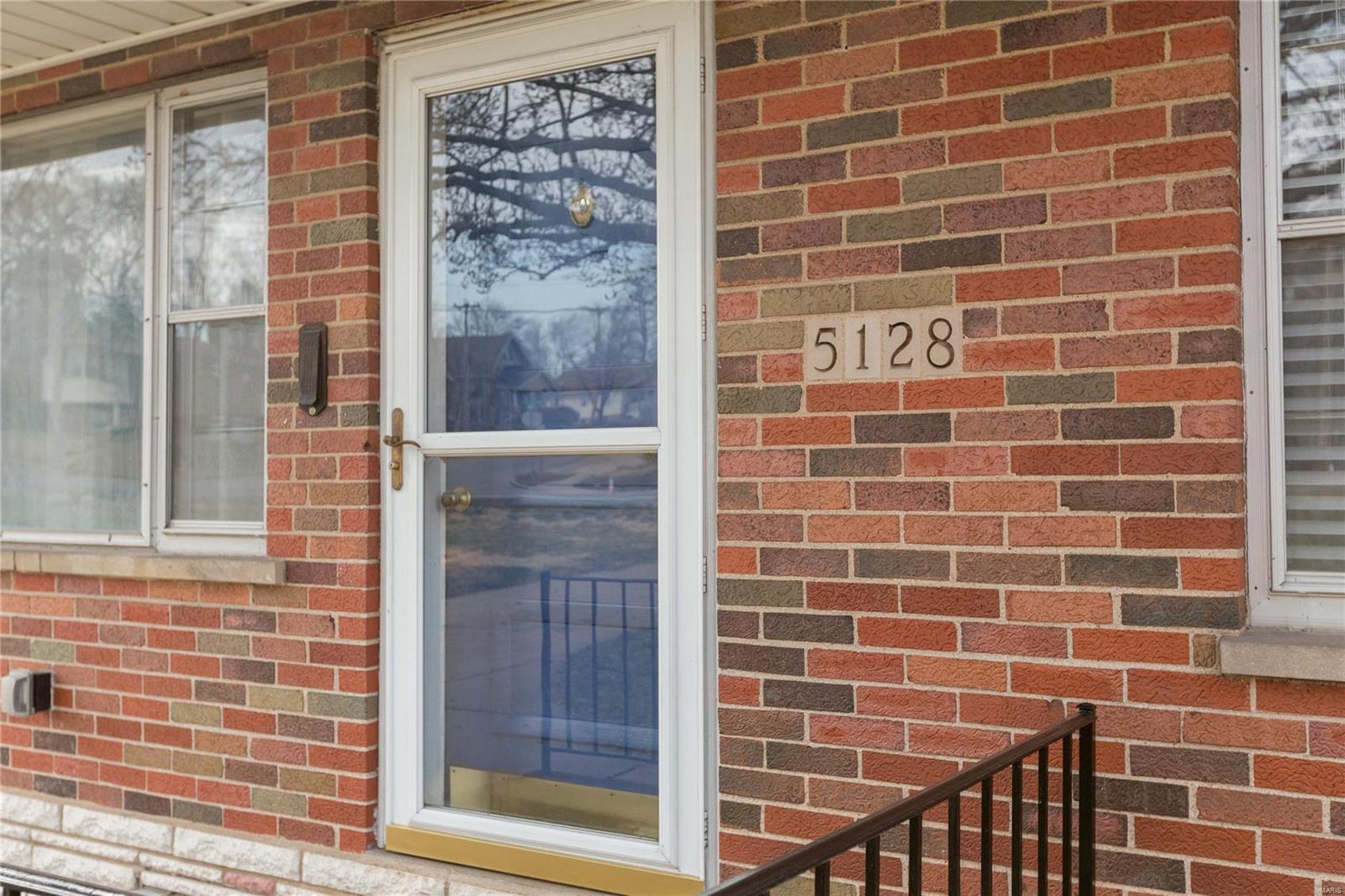 5128 Weber Road St. Louis, MO 63123 - Photo 3 of 26 Gallery Image 3