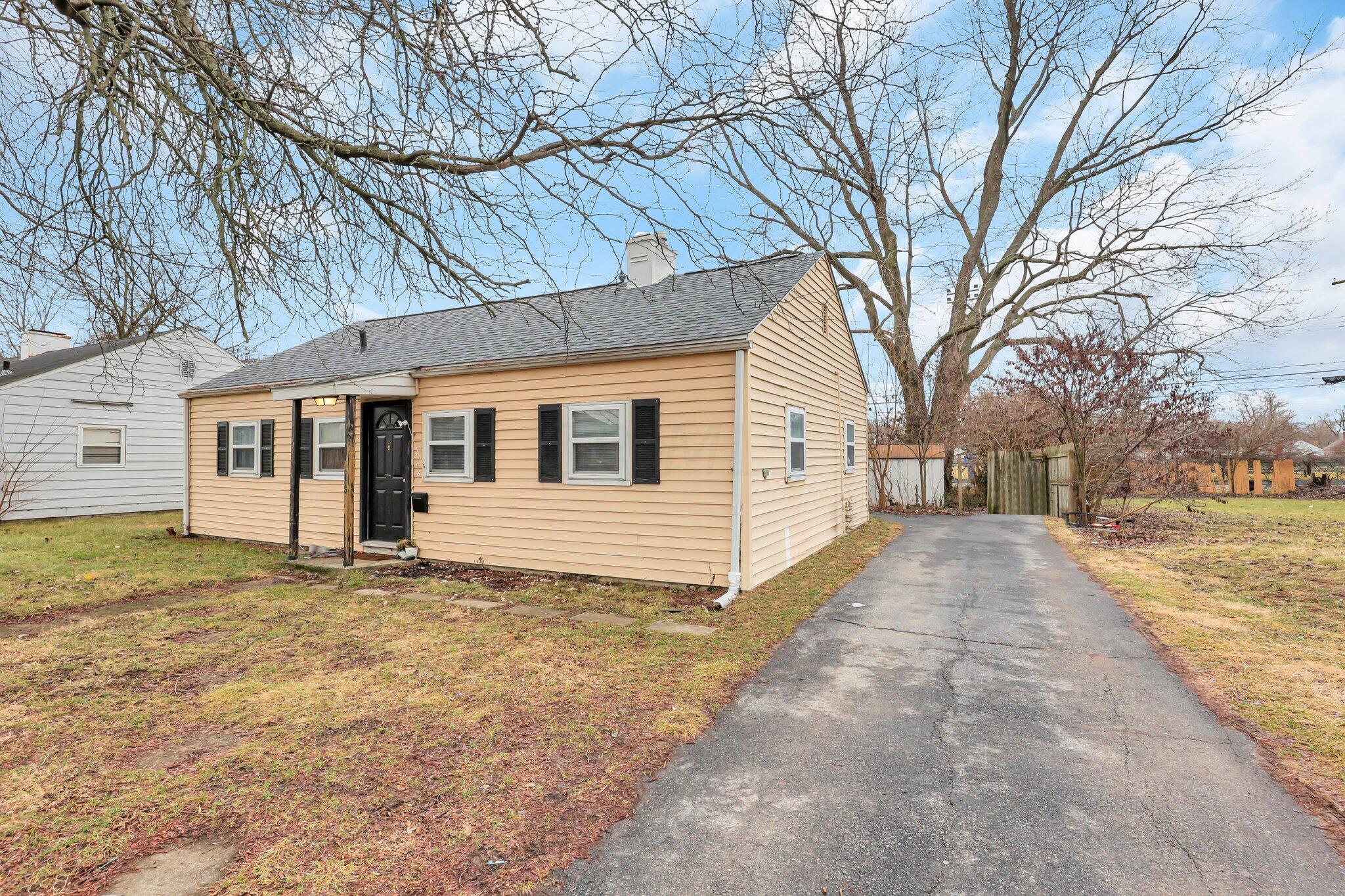 276 South Hampton Road Columbus, OH 43213 - Photo 5 of 30 6-web-or-mls-011A4811