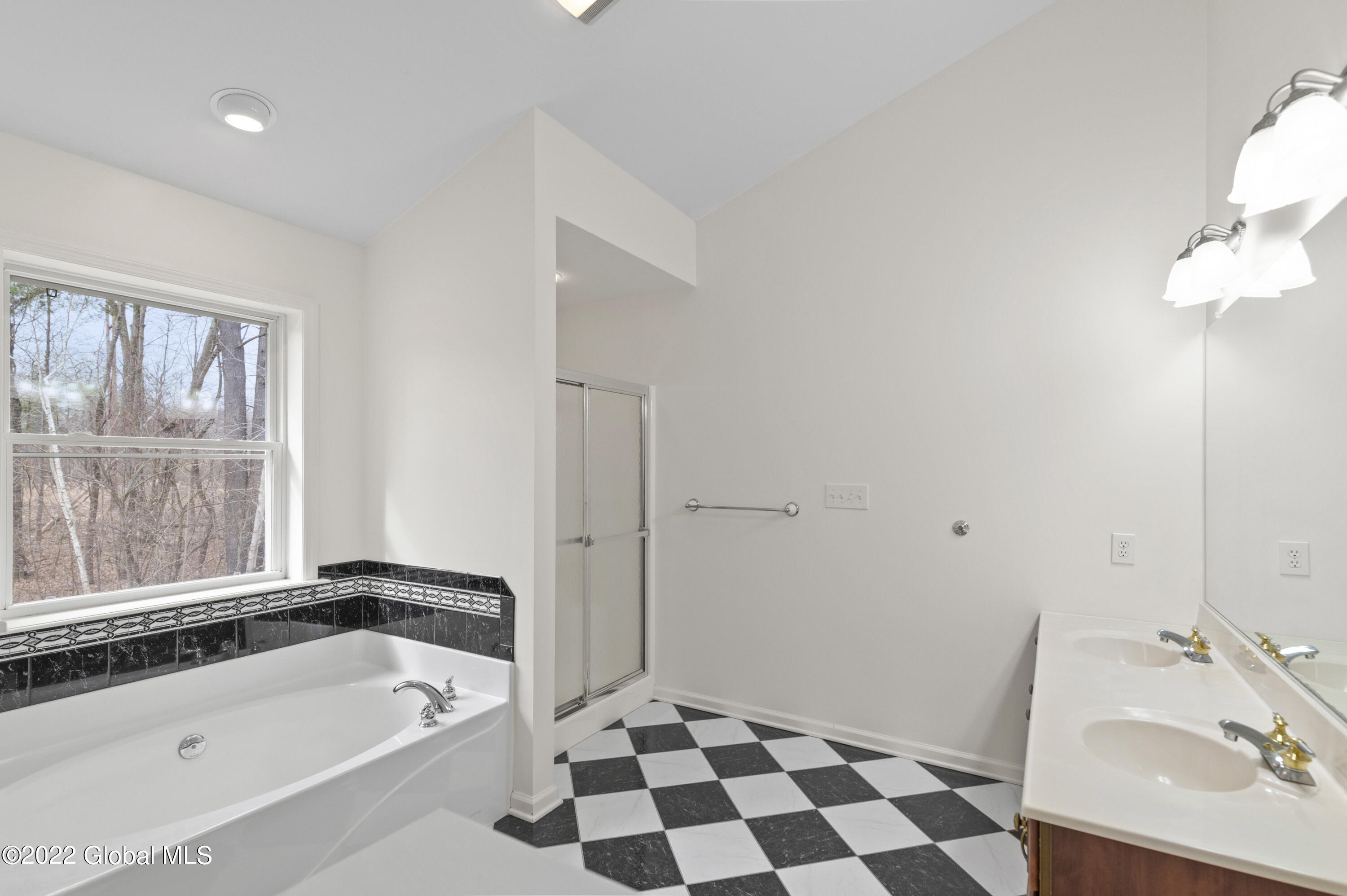 156 Hasgate Drive Bethlehem, NY 12054 - Photo 14 of 26 MHF_1626