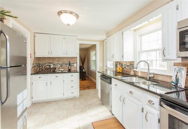 80 Carew Terrace Springfield, MA 01104 - Photo 10 of 29 Gallery Image 10