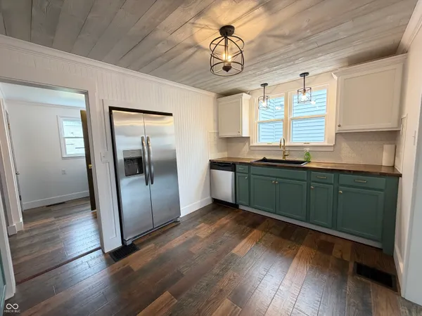 $239,900 | 10 West Washington Street, Roachdale, IN 46172