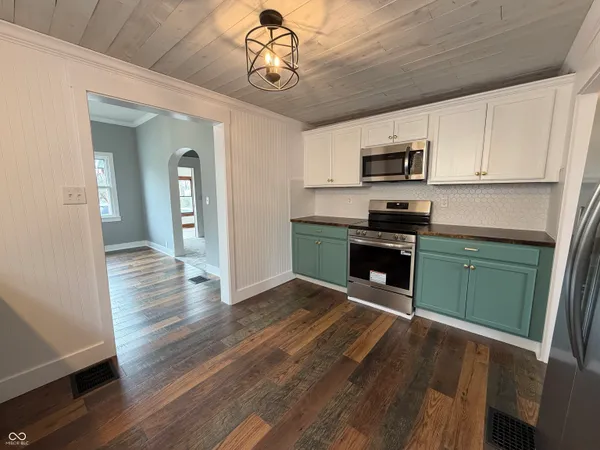 $239,900 | 10 West Washington Street, Roachdale, IN 46172