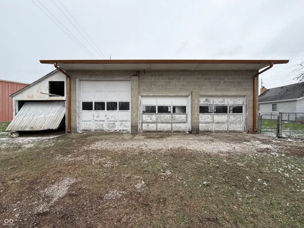 $239,900 | 10 West Washington Street, Roachdale, IN 46172