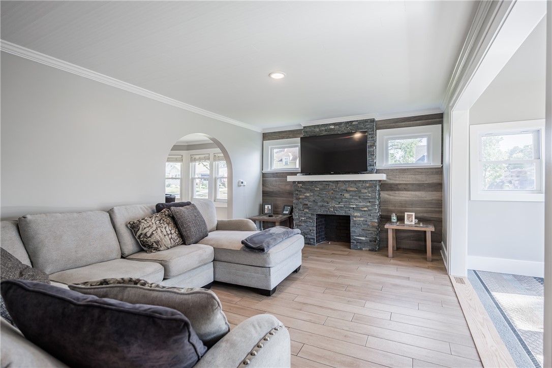179 Woodcrest Road Greece, NY 14616 - Photo 22 of 27 Living Room
