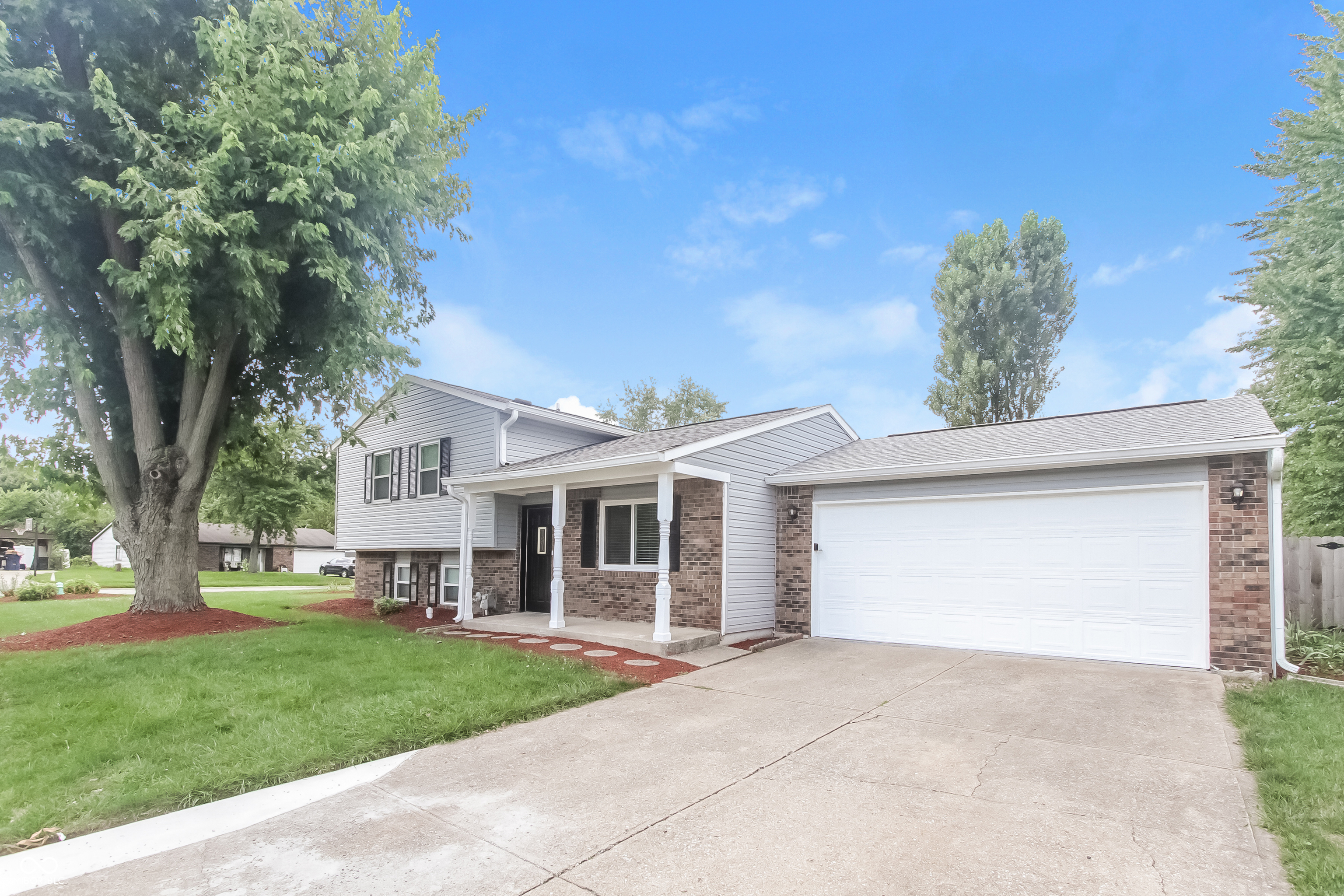 6820 Inverness Way Indianapolis, IN 46237 - Photo 3 of 15