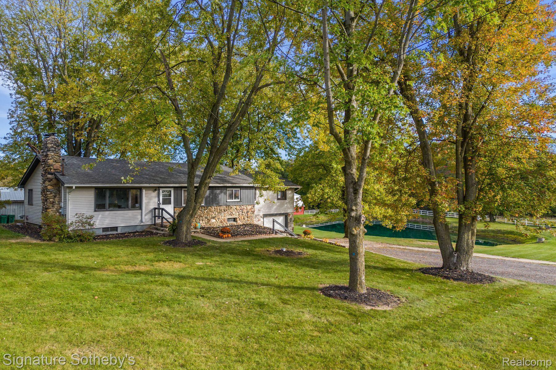 14009 Seymour Road Linden, MI 48451 - Photo 13 of 38 Gallery Image 13