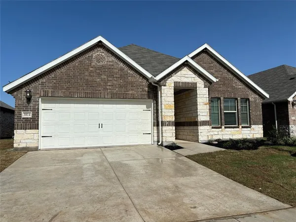 $2,395 | 3814 Meredith Drive, Farmersville, TX 75442