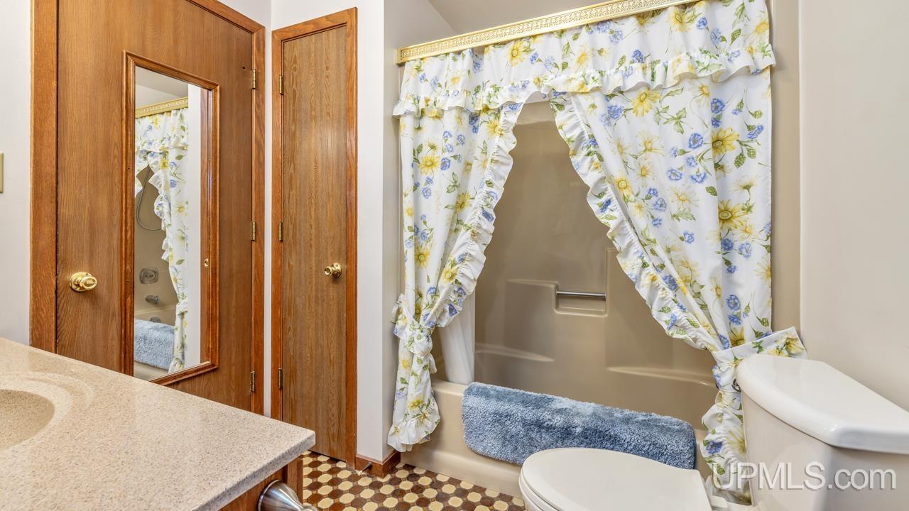 3949 20th Road Gladstone, MI 49837 - Photo 20 of 31