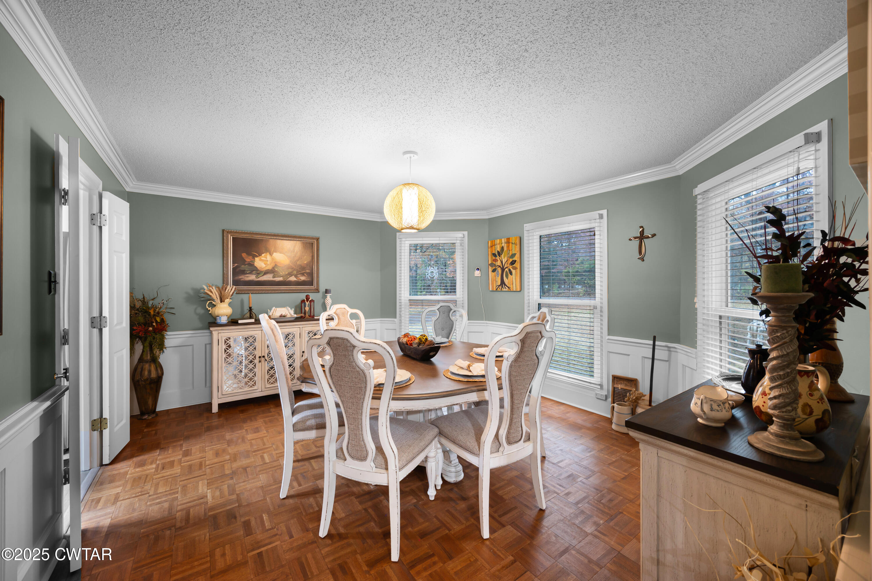 185 Bascom Road Jackson, TN 38305 - Photo 11 of 28 a view of a dining room with furniture and a livingroom
