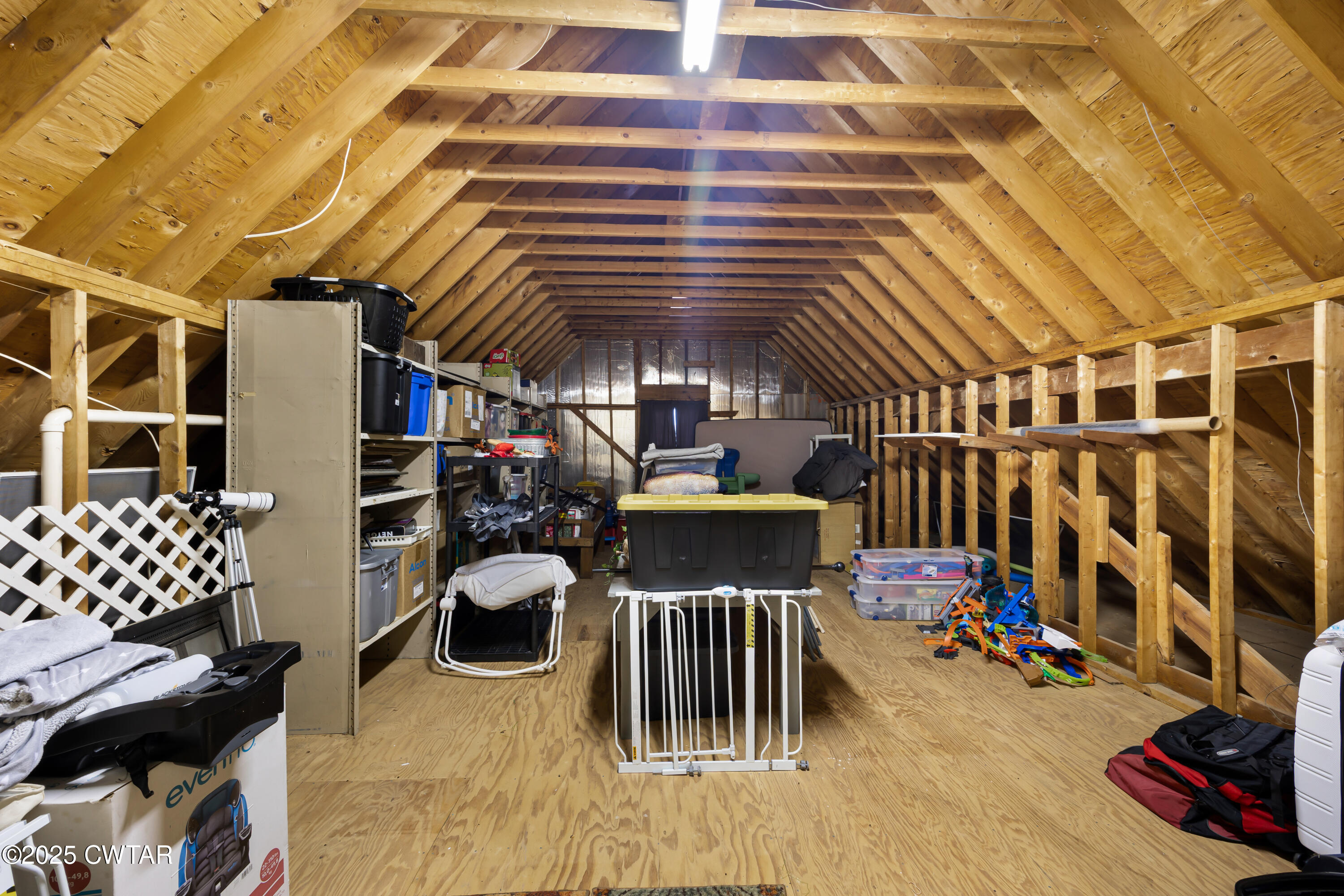 185 Bascom Road Jackson, TN 38305 - Photo 24 of 28 a view of a chairs and table in the patio