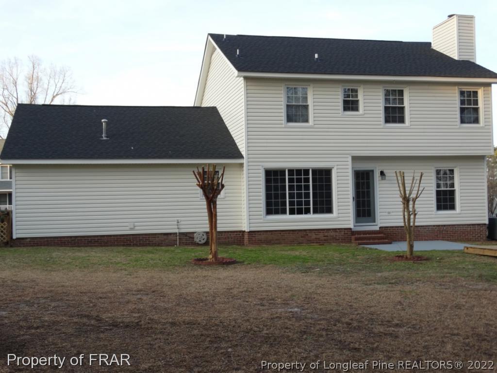 532 Old Farm Road Fayetteville, NC 28314 - Photo 5 of 36 a front view of a house with a yard