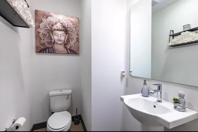 a view of entryway and hall