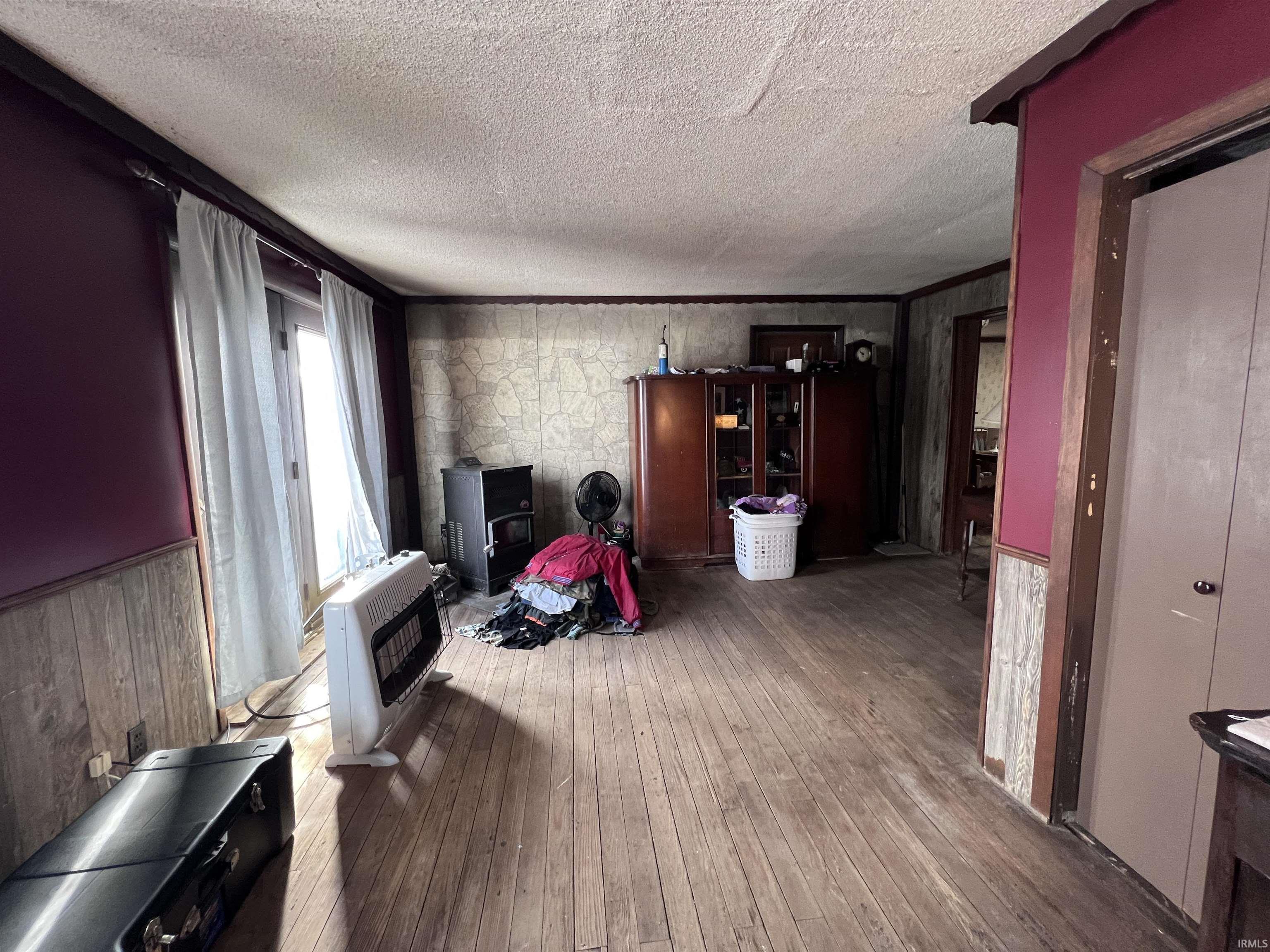 504 Erie Street Butler, IN 46721 - Photo 9 of 33