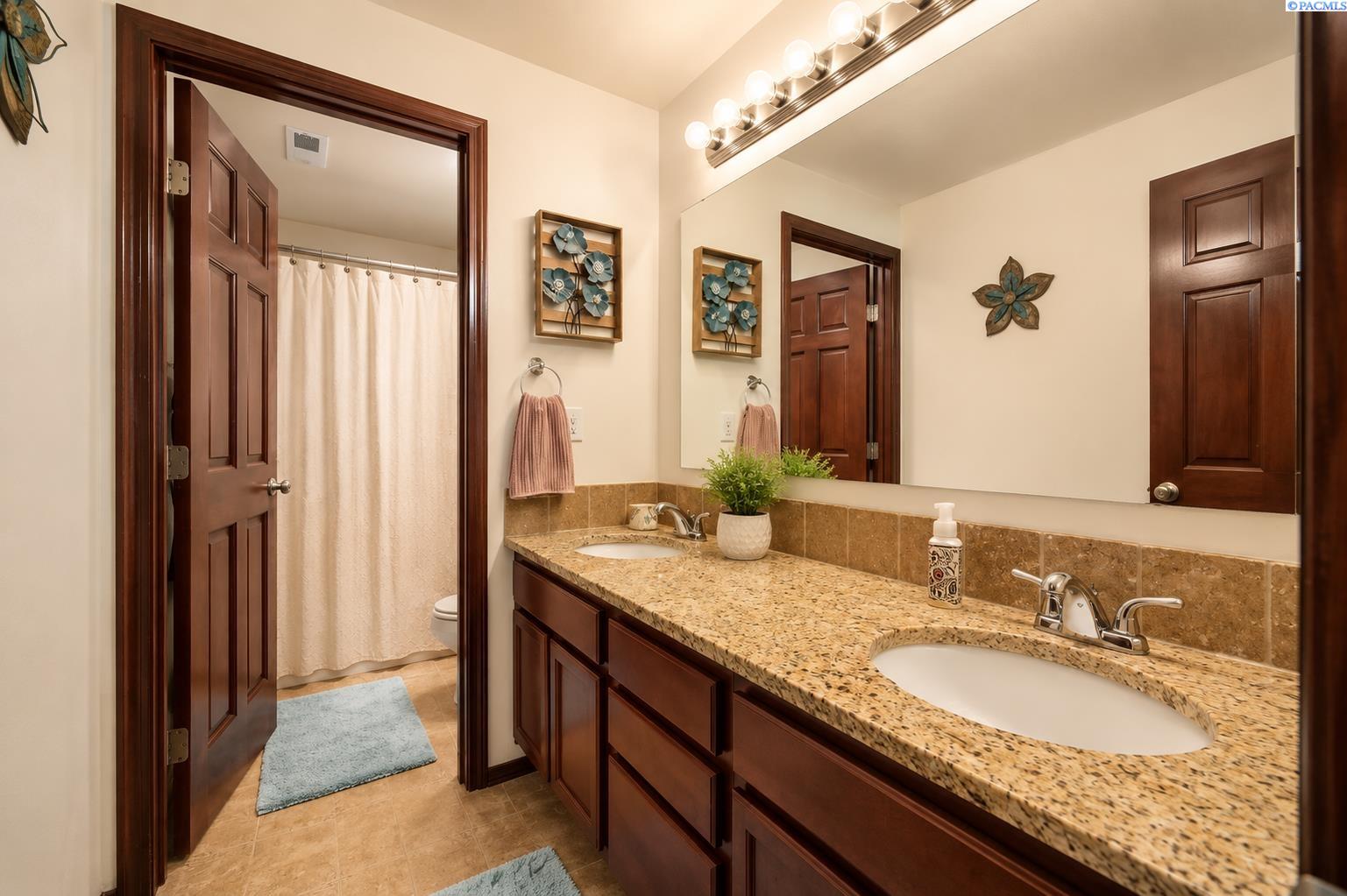 223108 East Perkins Road Kennewick, WA 99337 - Photo 12 of 49 Gallery Image 12